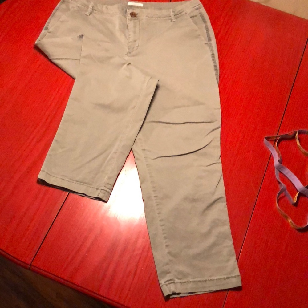 Maurice’s olive grey colored Cropped Pants